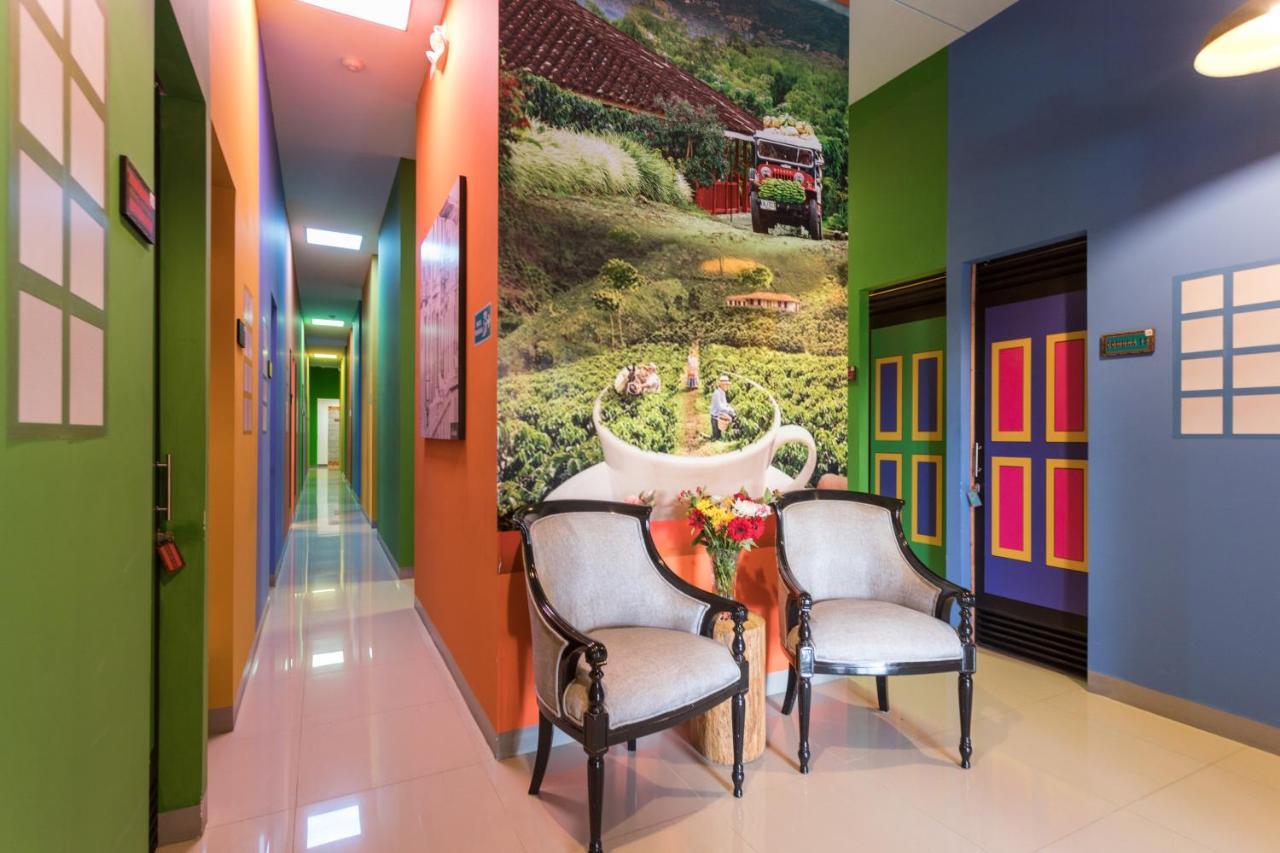 Parceros Med Hostel Medellin Exterior photo